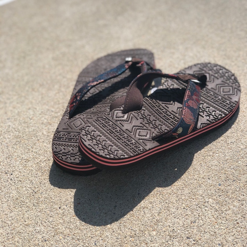 MukLuk Sport Flip Flops